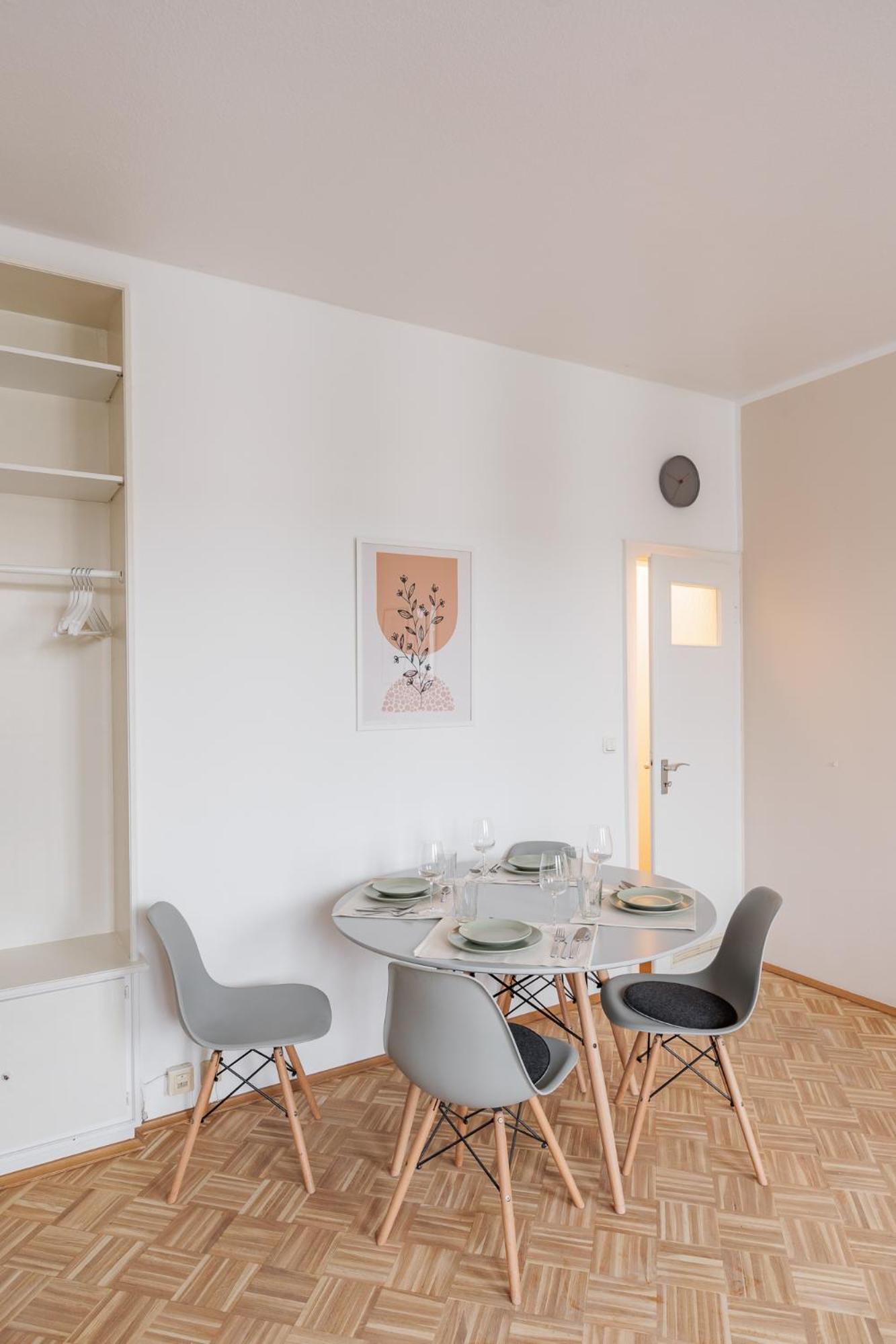Flats 4 You, Moderne City Wohnung Naehe Hbf, Due-Messe 20 Min, Netflix, Kueche ドゥイスブルグ エクステリア 写真
