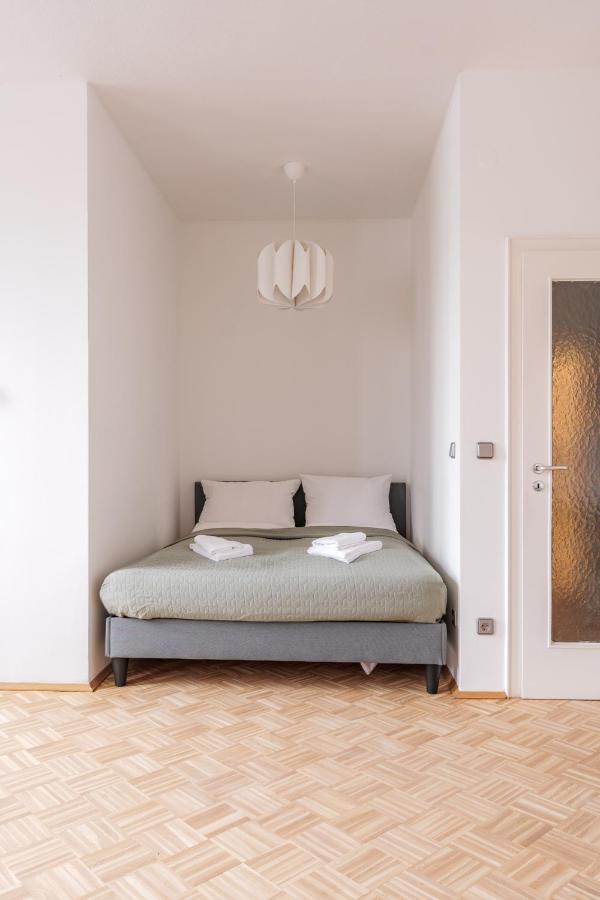 Flats 4 You, Moderne City Wohnung Naehe Hbf, Due-Messe 20 Min, Netflix, Kueche ドゥイスブルグ エクステリア 写真